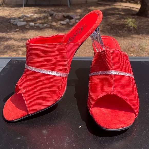 Vintage Delight Red Peep Toe with Rhinestones & Perspex Heel - size 6.5 - Picture 3 of 8